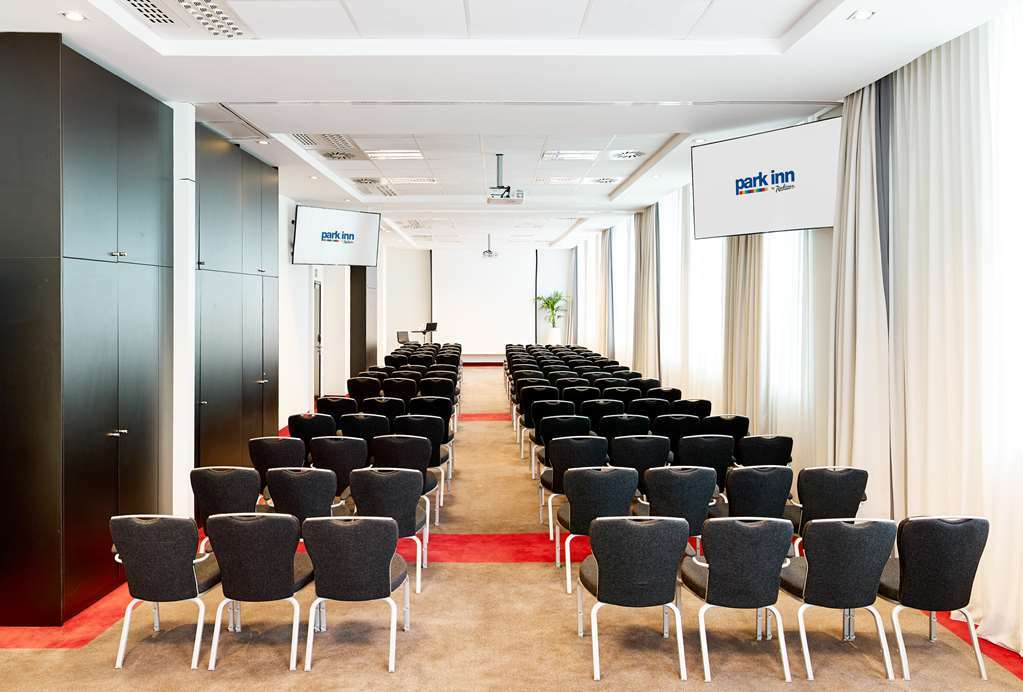 Park By Radisson Brussels Centre Midi 3*